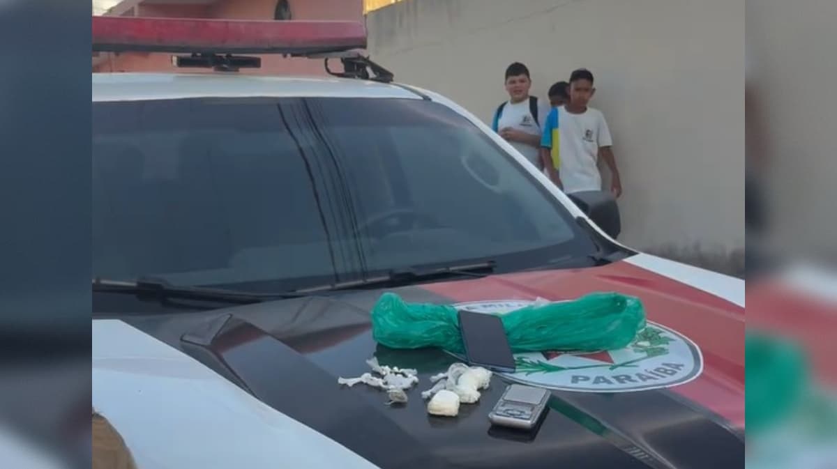 Duas mulheres são presas durante operação contra o tráfico de drogas em Itaporanga