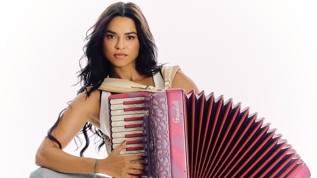 Lucy Alves grava DVD hoje em João Pessoa, com participação de Elba Ramalho, Xande de Pilares e outros artistas