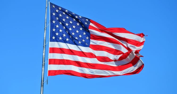 Em português, perfil do departamento dos EUA adverte imigrantes "se vier roubar, Trump vai te jogar na cadeia"