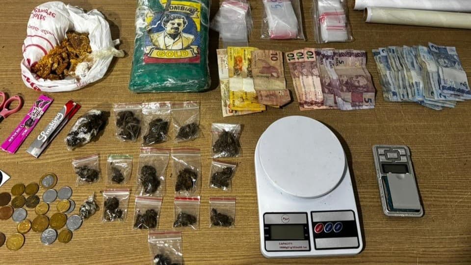 Drogas e dinheiro são apreendidos durante policiamento no Valentina de Figueiredo