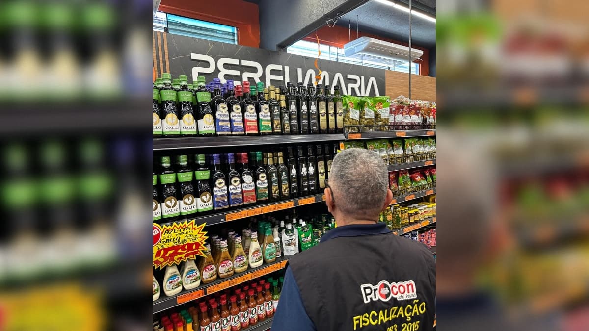 Dois supermercados são autuados e produtos com validade vencida são apreendidos em João Pessoa