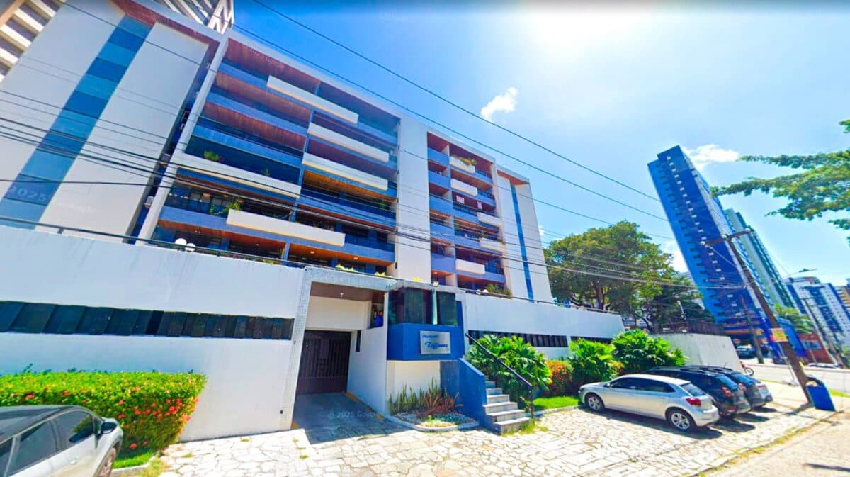 Sudema multa residencial por lançamento irregular de esgoto e notifica churrascaria, em João Pessoa