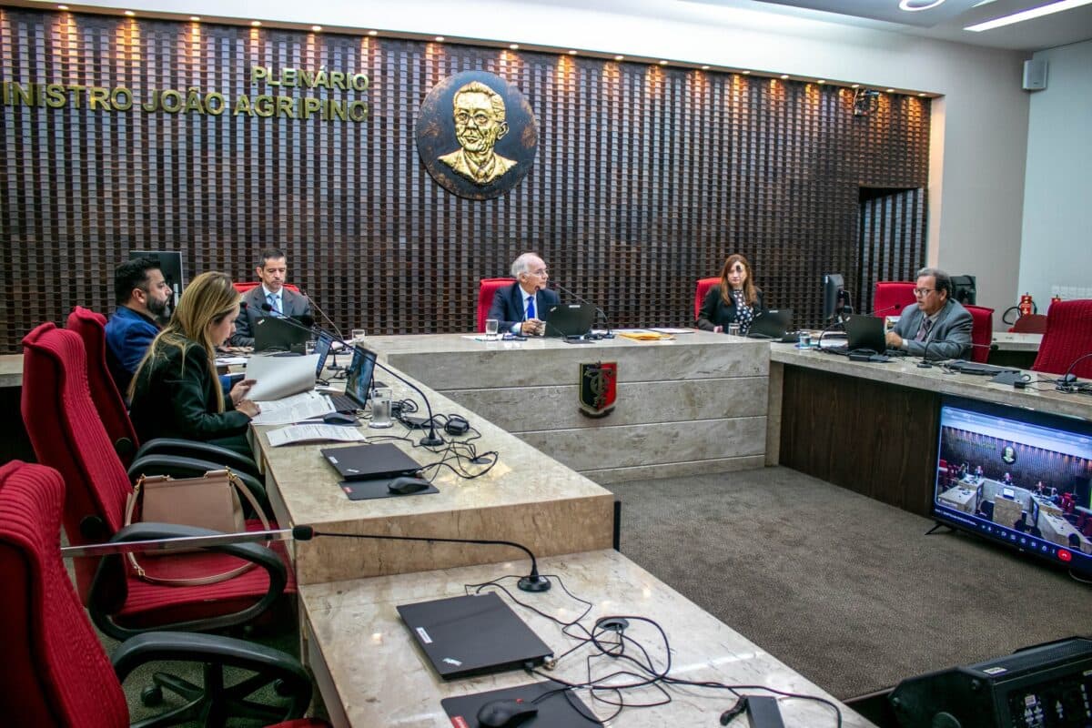 Tribunal de Contas cobra débito de R$ 1 milhão a ex-prefeito de Santa Rita por combustível e locação de veículos