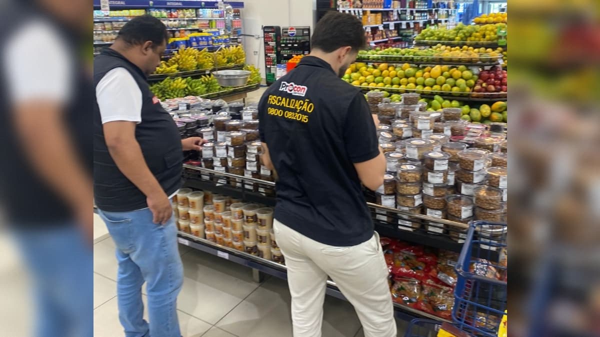 Supermercado é autuado pelo Procon-JP por produtos vencidos no Aeroclube