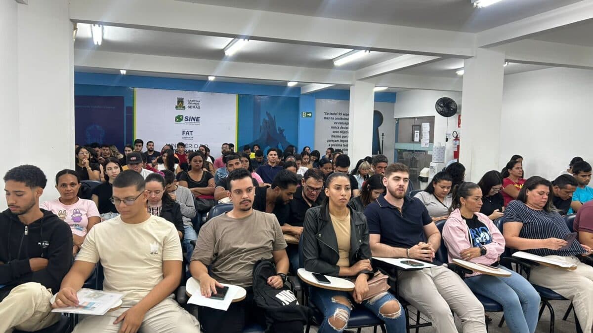 Empresa abre seleção com 300 vagas para atendente em Campina Grande