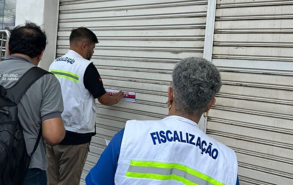 Farmácia e setores de frios e carnes de supermercado são interditados durante operação do MP-Procon em Cajazeiras
