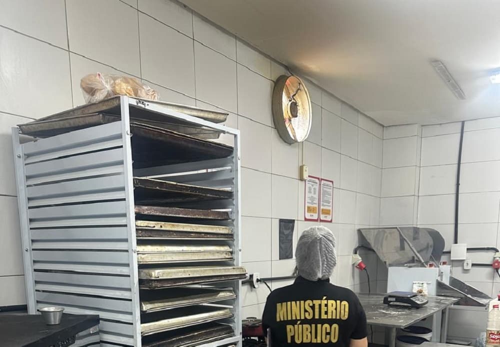 Estabelecimento farmacêutico é interditado durante operação do MP-Procon em Sousa