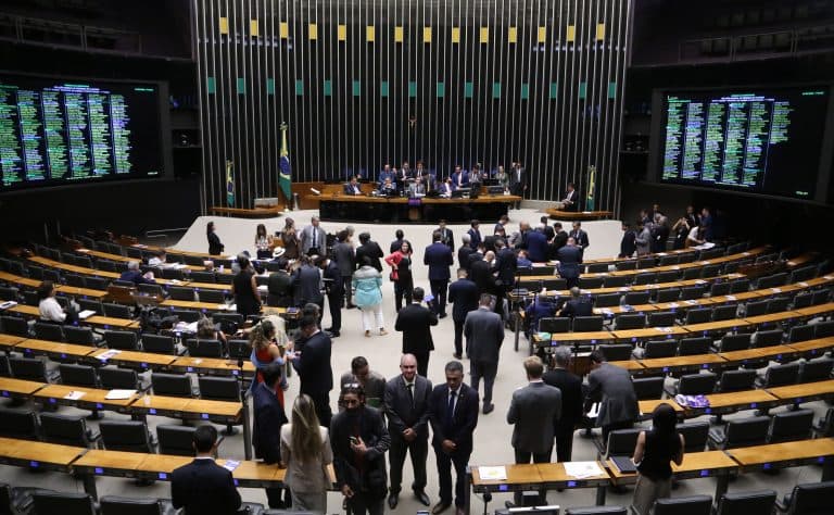 Câmara dos Deputados aprova novo texto da PEC da Segurança Pública