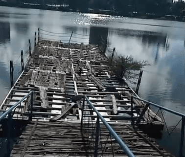 Cartão postal abandonado: píer aos pedaços na Lagoa chama atenção e gera apelo por restauração