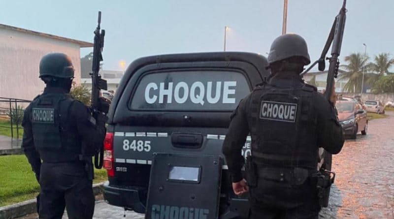 Três suspeitos são presos e carro furtado é recuperado em granja na zona sul de João Pessoa