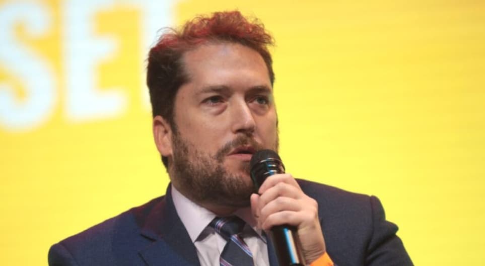 Itamaraty revoga visto de assessor de Trump que visitaria Bolsonaro na prisão