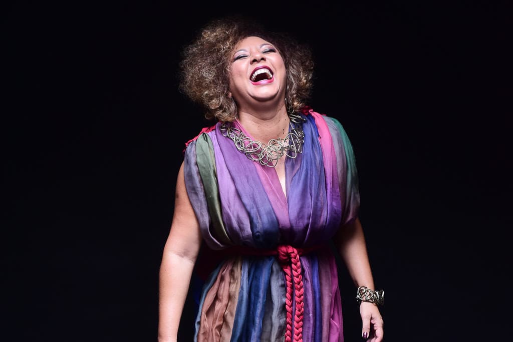 Sandra Belê celebra 26 anos de carreira com show em homenagem a compositoras paraibanas na Usina Cultural Energisa