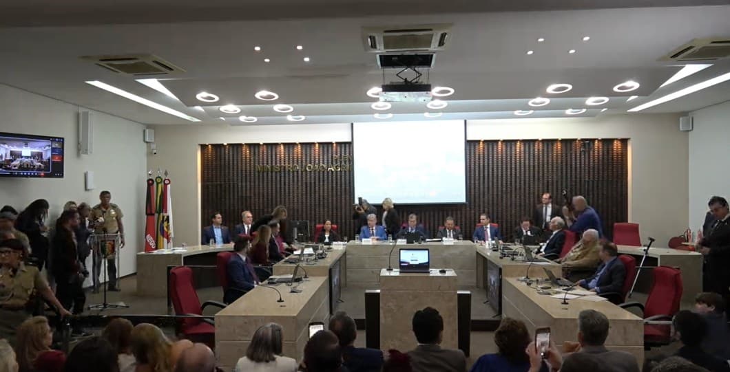 Deusdete Queiroga e Taciano Diniz tomam posse como conselheiros do TCE-PB