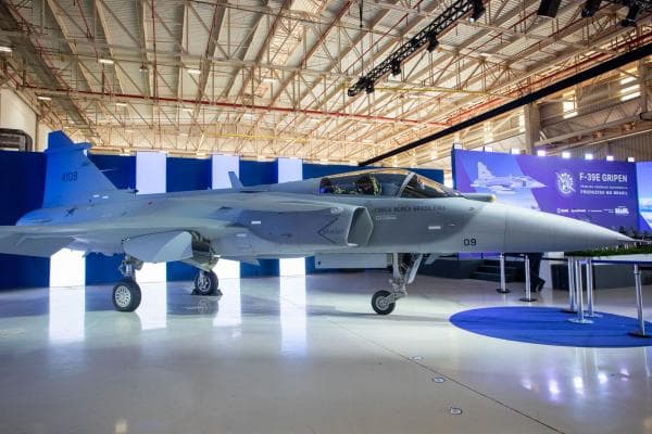 Brasil inicia produção do caça F-39 Gripen e avança na soberania tecnológica da defesa