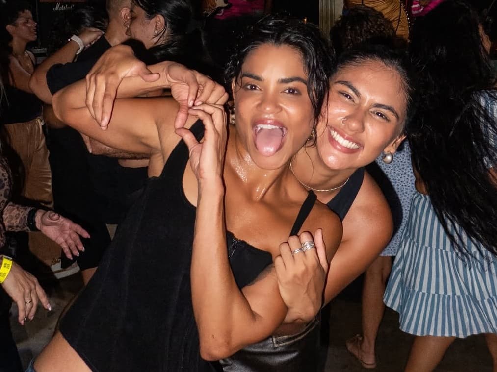 Cantora paraibana Lucy Alves assume namoro com influenciadora: "te amo, nega"