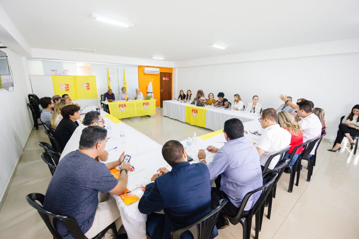 João Azevêdo reúne pré-candidatos do PSB a deputado estadual para reforçar diálogo e unidade da legenda na ALPB
