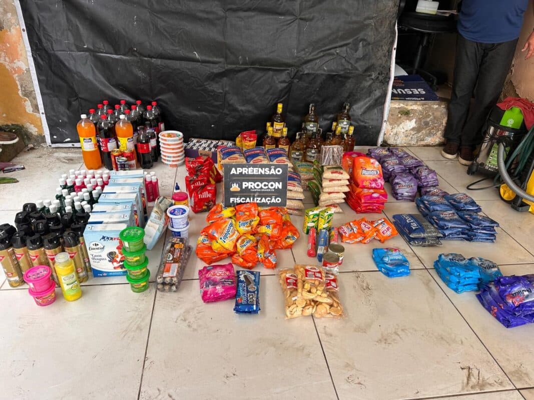 Procon apreende 358 produtos impróprios para consumo em Campina Grande durante Operação Tiradentes
