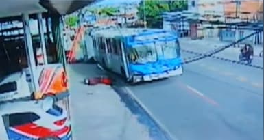 Motorista de ônibus suspeito de matar motociclista tem prisão convertida em preventiva após audiência de custódia