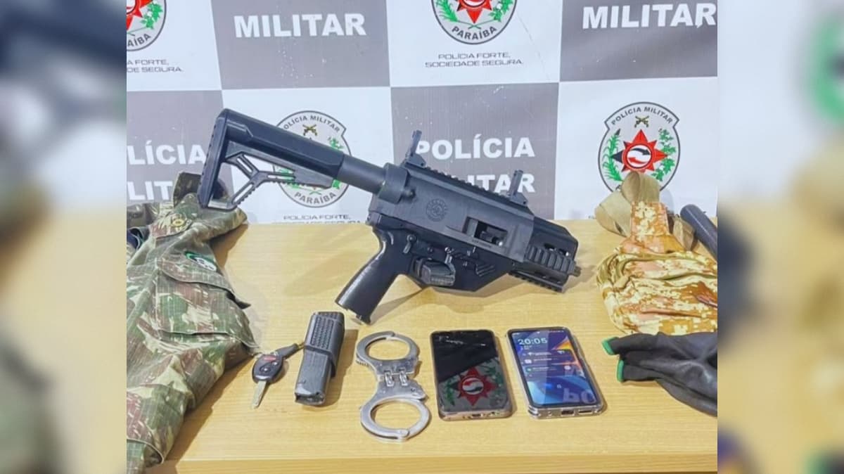 Dois homens são presos com submetralhadora artesanal dentro de veículo em Cabedelo