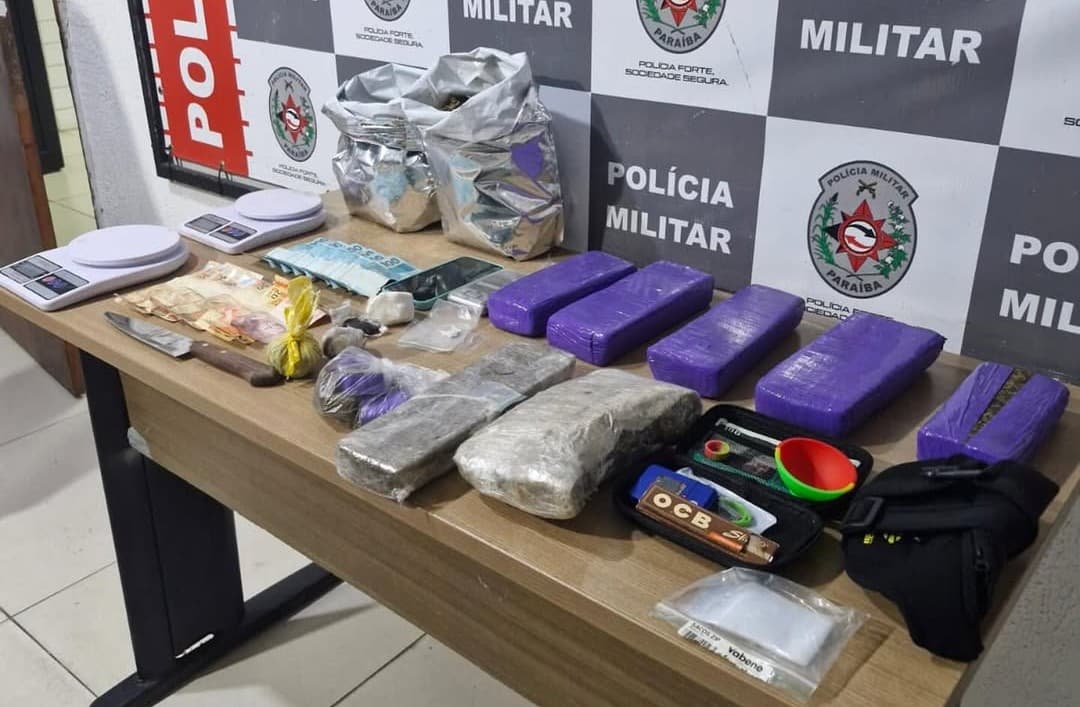 suspeito de tráfico de drogas é preso em Mangabeira; maconha, cocaína e haxixe são apreendidos