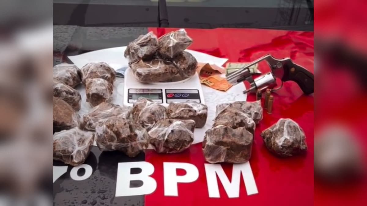 Homem é preso com arma de fogo e 1kg de maconha no Alto das Populares
