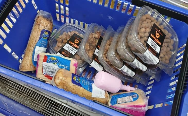 MP-Procon autua supermercados em Sumé e apreende produtos impróprios ao consumo