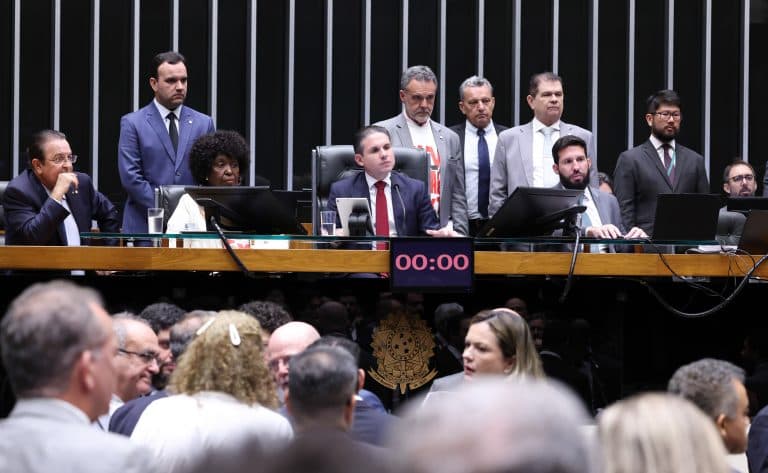 Câmara dos Deputados aprova fim da escala 6X1; veja como votaram os paraibanos
