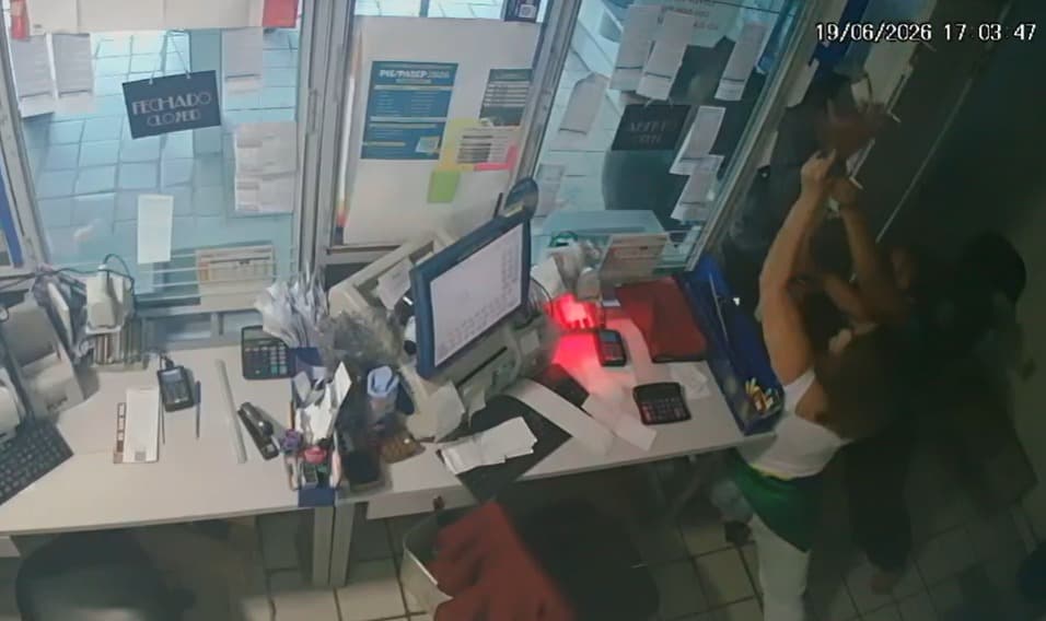 Bandido tenta assaltar lotérica em João Pessoa, funcionárias reagem e homem foge