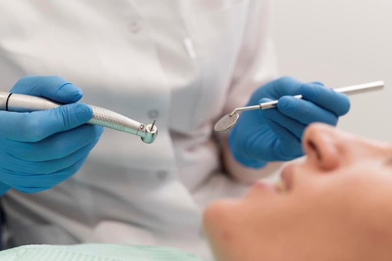 Entenda por que a cadeira do dentista se tornou uma das linhas de defesa contra doenças crônicas
