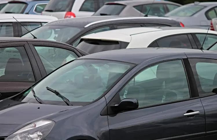 Prazo para pagamento do IPVA com desconto de 10% para placas final 6 termina nesta terça-feira