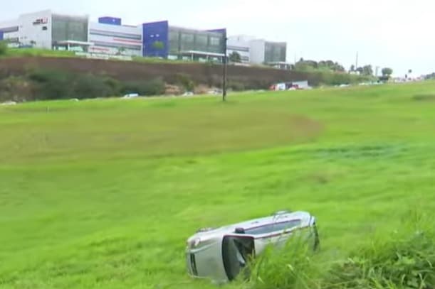 Motorista fica ferido após capotamento de carro na BR-230 próximo ao Metropolitano