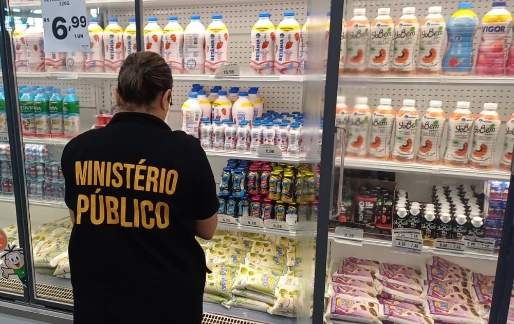 Cinco supermercados são autuados por preços errados e produtos vencidos em Patos