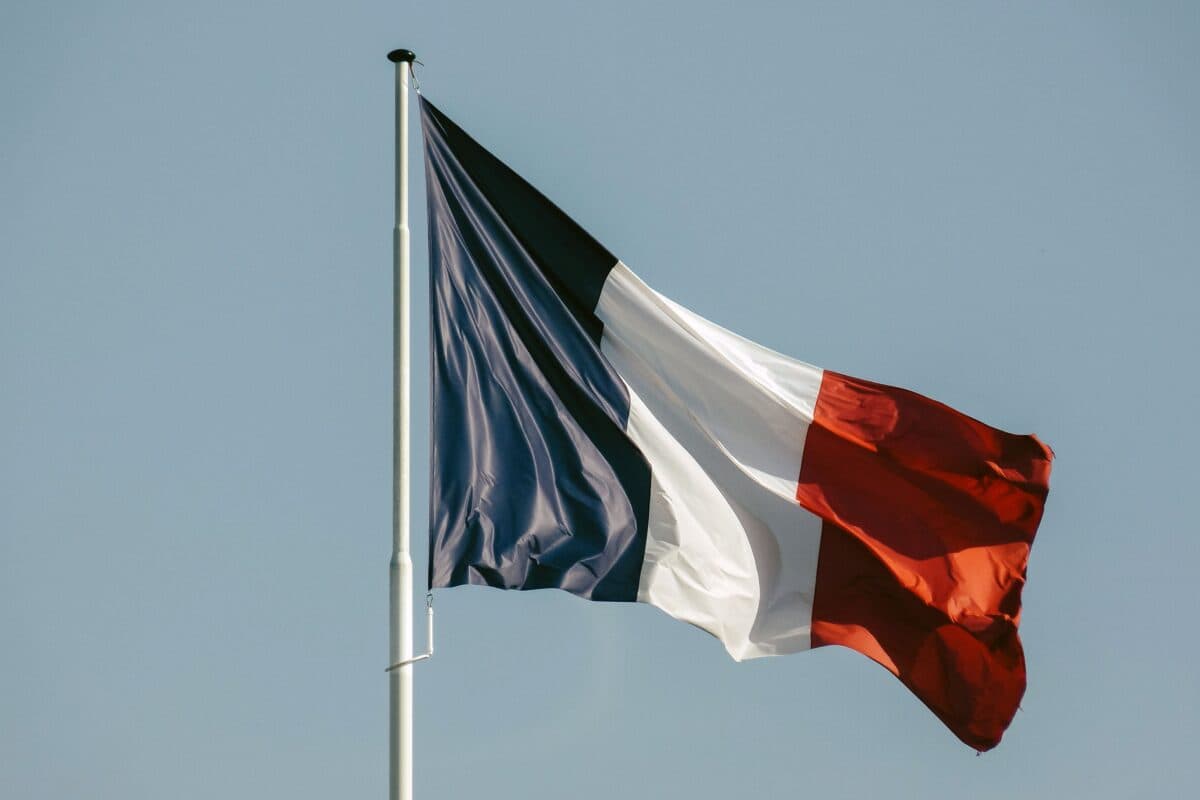 Adolescente morre durante comemoração a classificação da França para semifinal da Copa