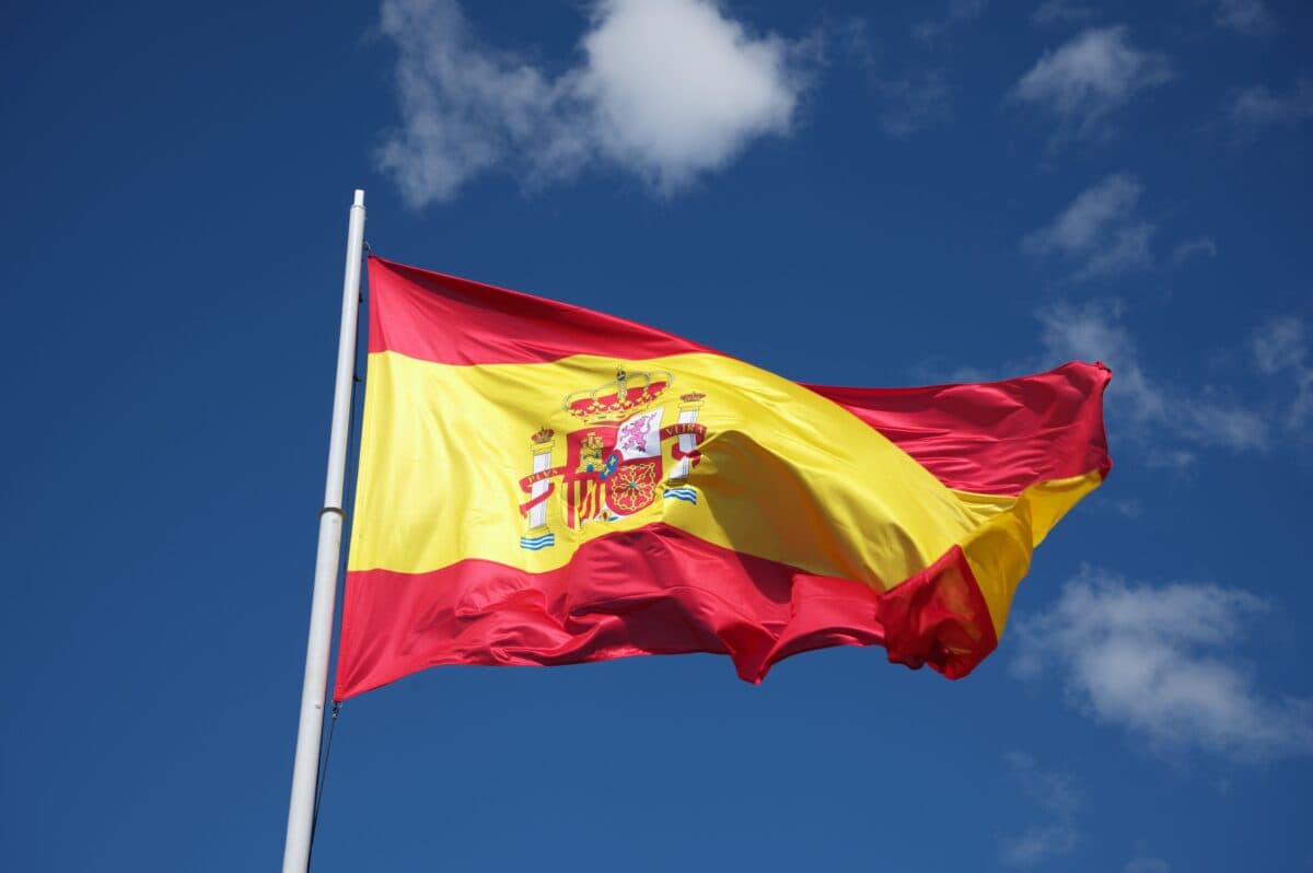 Adolescente morre e pessoas ficam feridas durante comemorações do bicampeonato mundial da Espanha