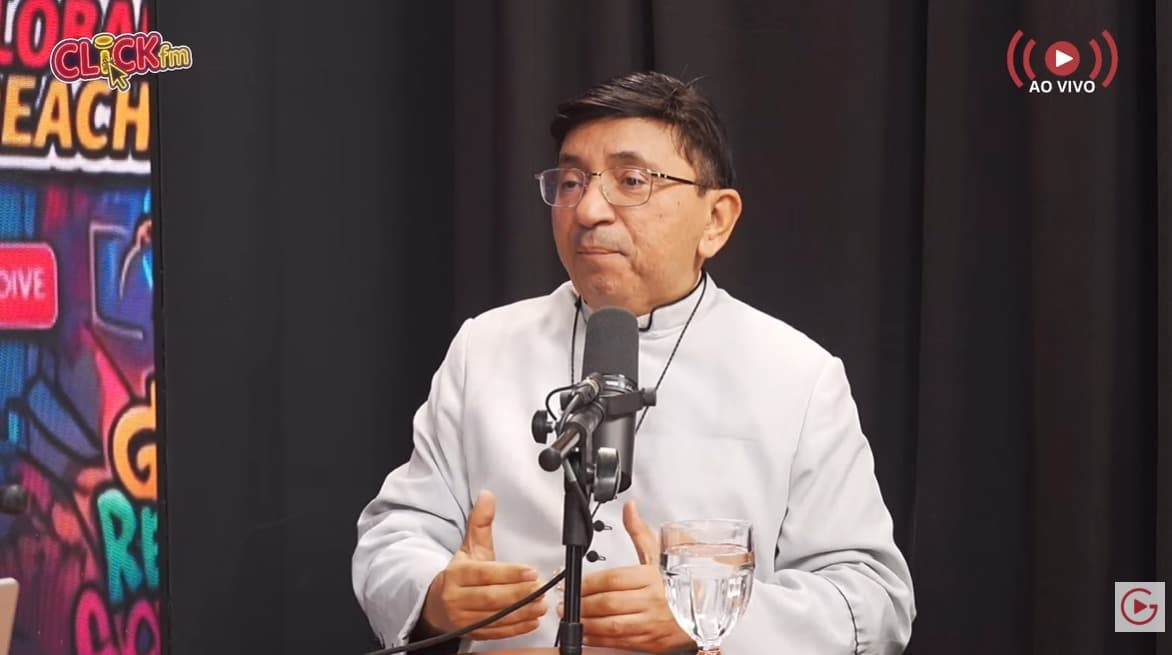 Padre Sandro Santos fala sobre perda de vínculos com redes sociais e das IAs: 'perdendo a humanização'