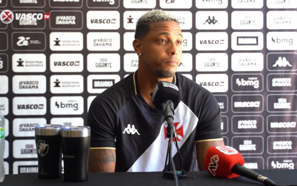 David Corrêa, jogador do Vasco, é alvo de operação contra tráfico e lavagem de dinheiro