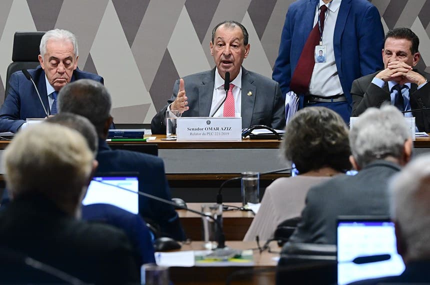 Fim da escala 6x1 passa na CCJ e vai para votação em Plenário no Senado