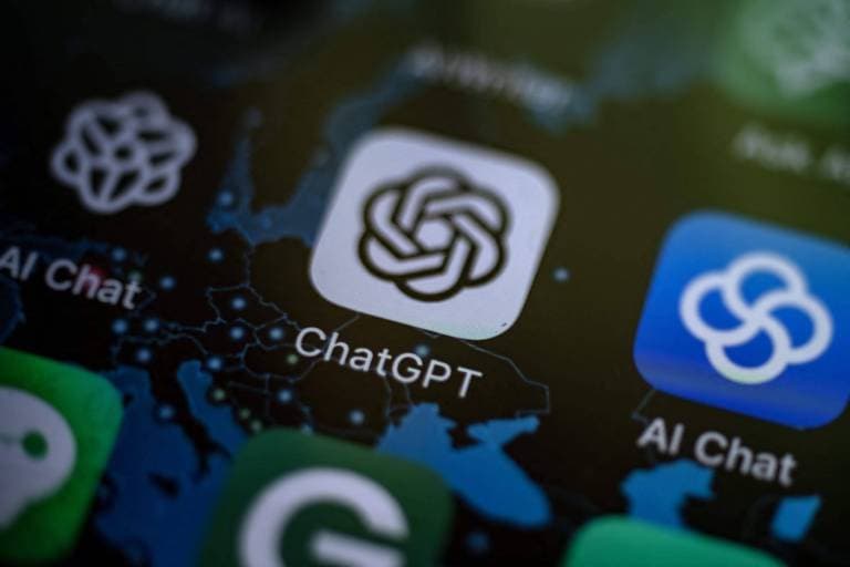 Usuários relatam instabilidade em plataformas de IA como ChatGPT, Gemini, Claude e Grok