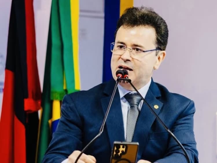 Aledson Moura desiste da disputa por vaga na Câmara Federal e indica irmão como candidato
