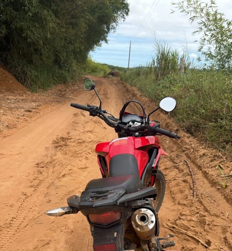 Casal suspeito de envolvimento em roubos de motocicletas é morto a tiros em Alhandra