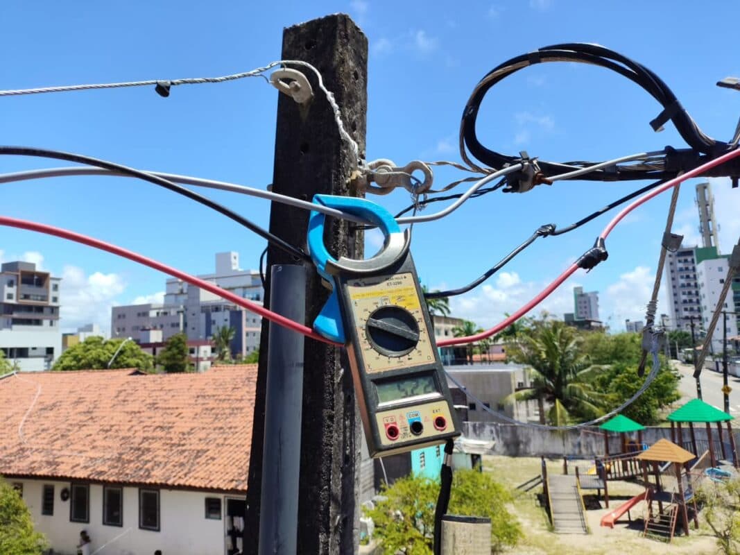 Loja de crustáceos é flagrada furtando energia suficiente para abastecer 75 casas, em João Pessoa