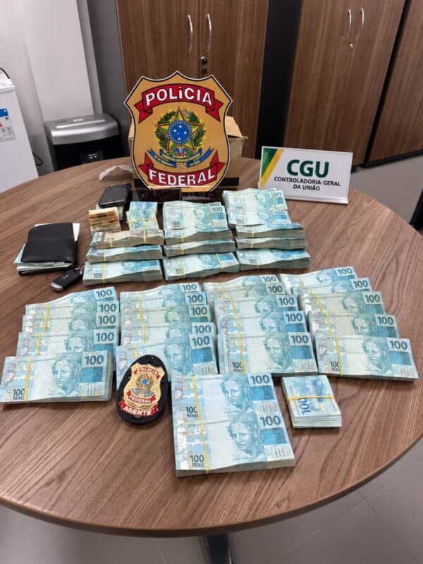 Polícia Federal apreende cerca de R$ 380 mil em operação que apura possível uso de recursos de empresa em financiamento irregular de campanha