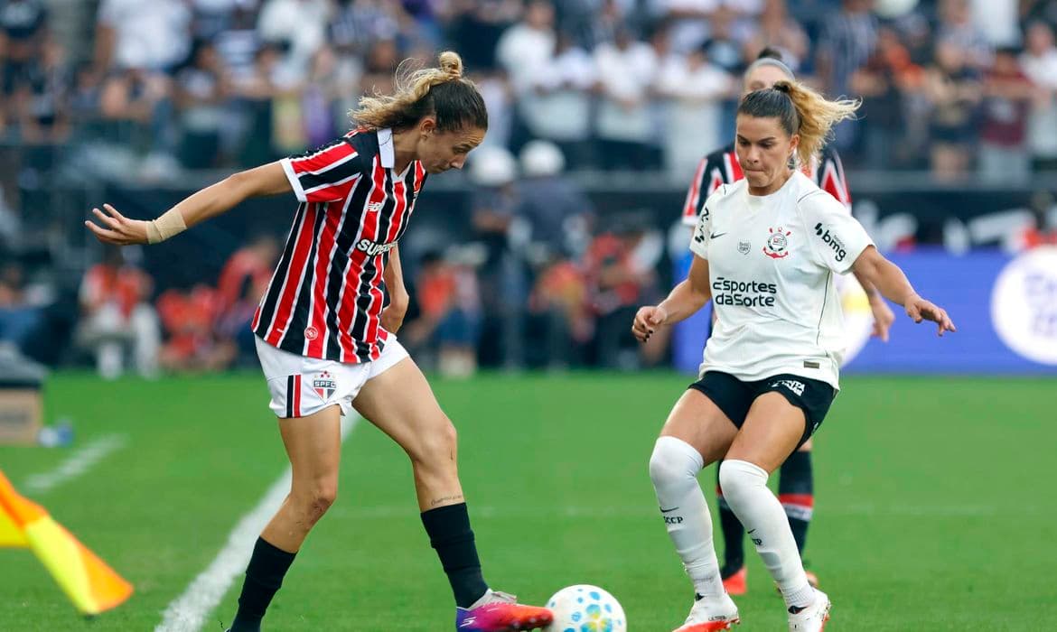 São Paulo e Corinthians decidem campeão brasileiro feminino de 2026