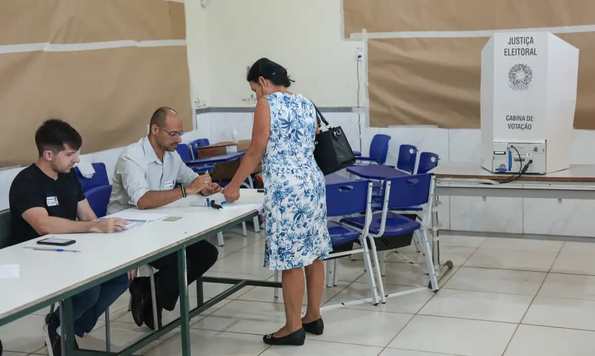 Seis estados e o DF terão 2º turno para governador