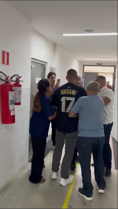 Vereador Guga Pet tenta buscar cadeira em hospital e é barrado por seguranças em João Pessoa