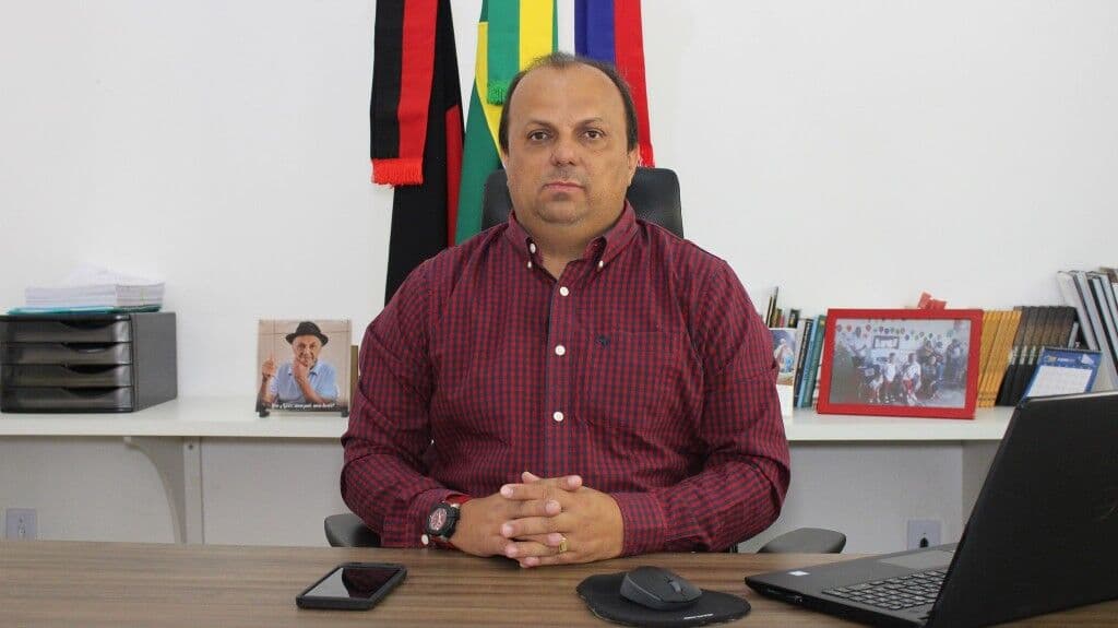 Prefeito de Princesa Isabel é alvo de operação da Polícia Federal por desvios de verba da Covid e já teve bens bloqueados em investigação por sobrepreço de testes