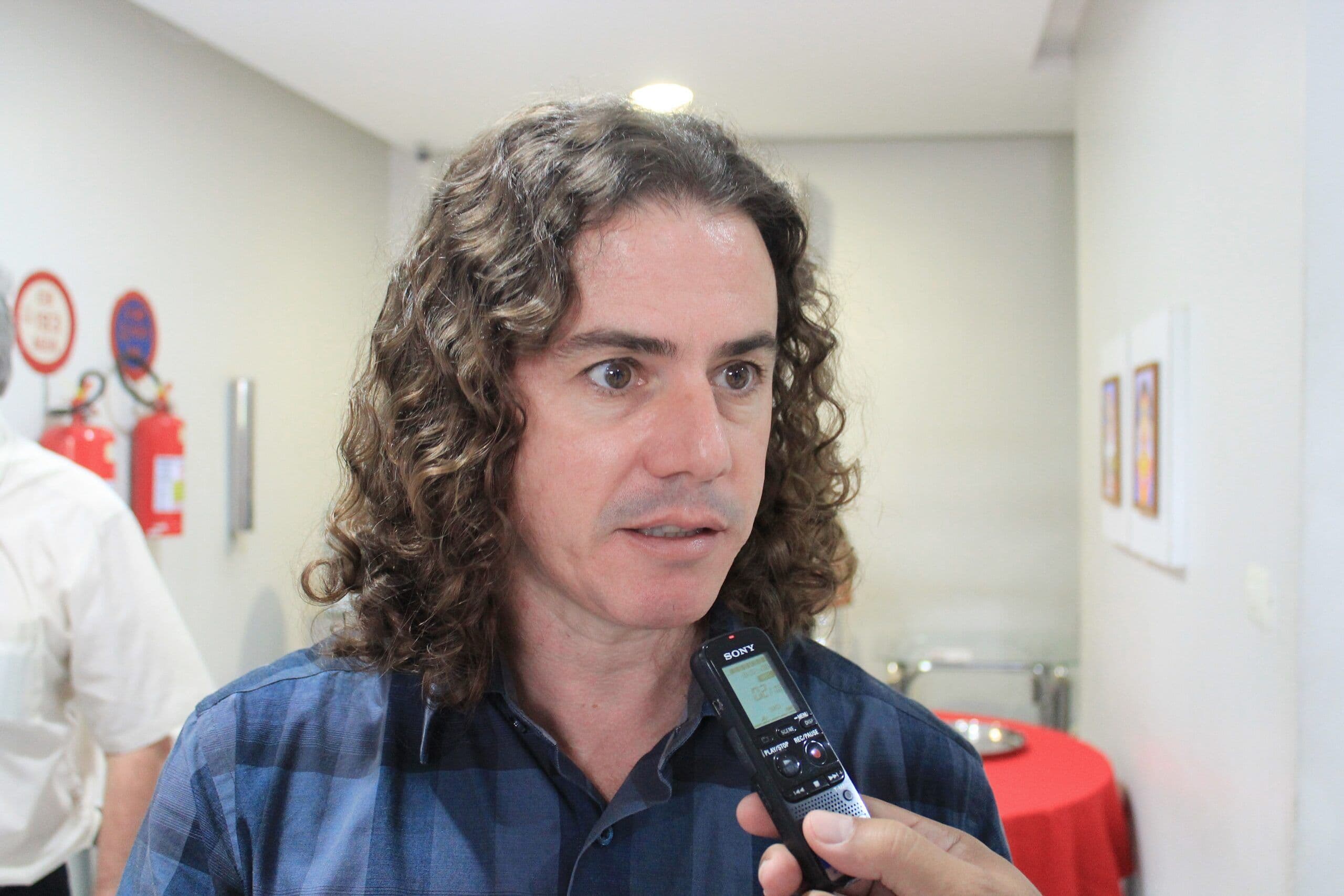 Veneziano confirma ser pré-candidato a prefeito de CG e assegura a vice para PSB