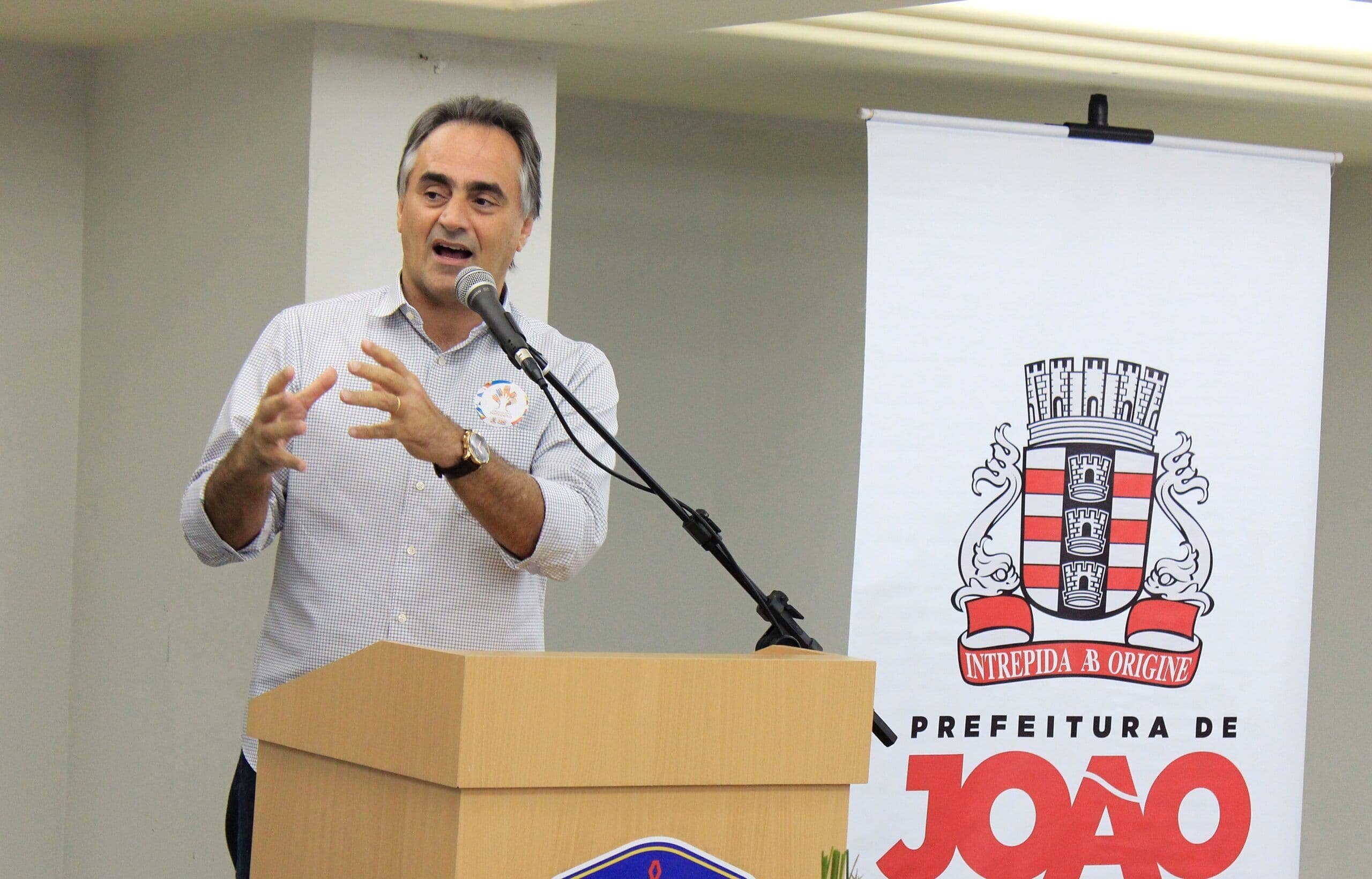 Todo ano o prefeito promete os mesmos concursos