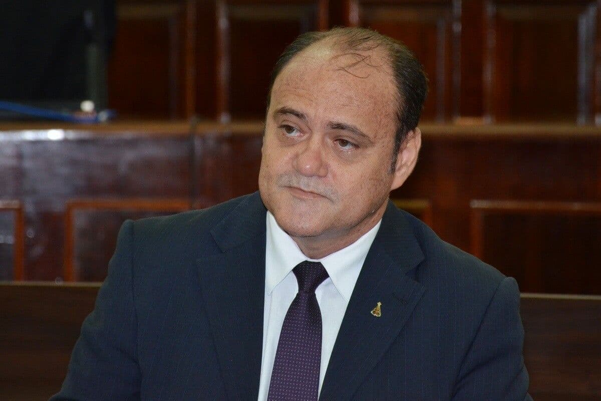 Justiça proíbe constrangimento e violência de taxistas contra uber em João Pessoa