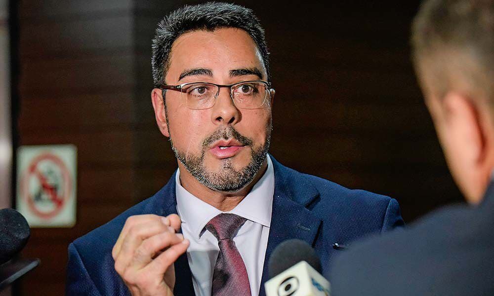 Afastamento de Bretas x Operação Calvário